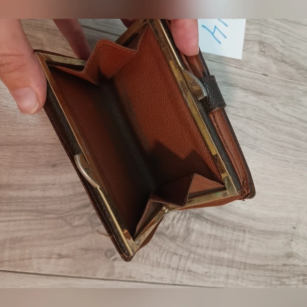 Louis Vuitton Monogram French Kisslock Wallet